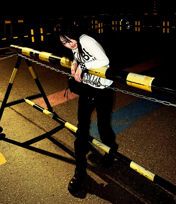 esnioughxx._y2 instagram image archive image