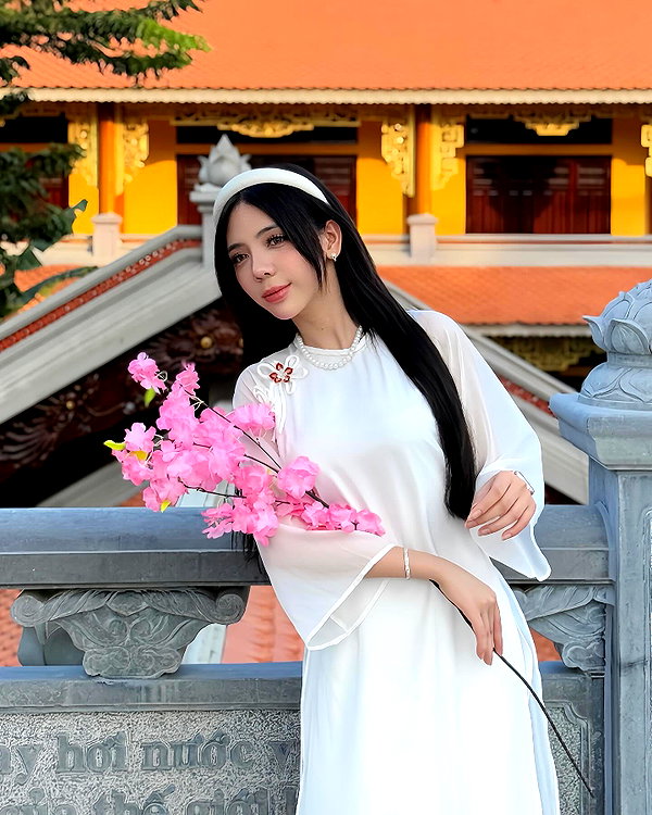 lyhythuedoxinh instagram image archive image
