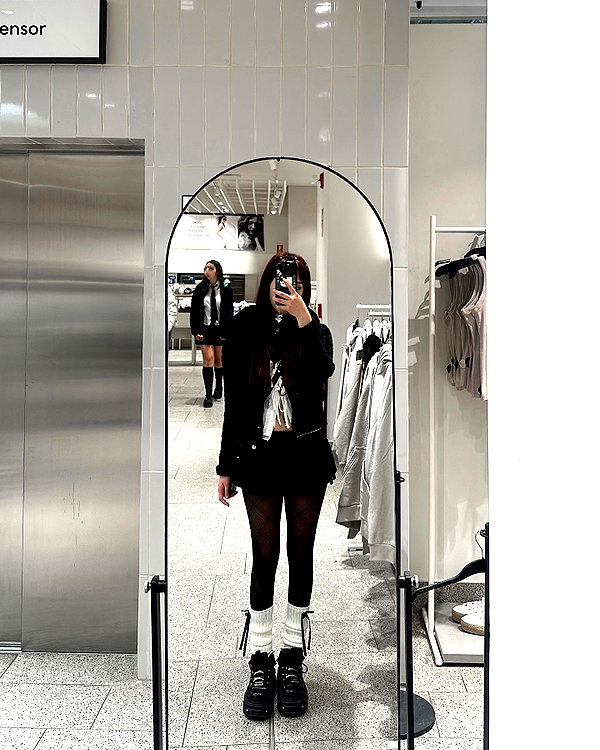 is2tian instagram image archive image