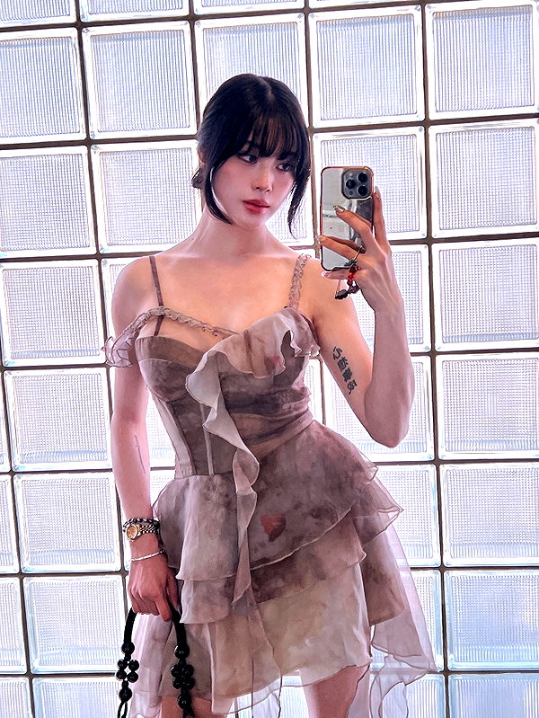 emily.ghoul instagram image archive image