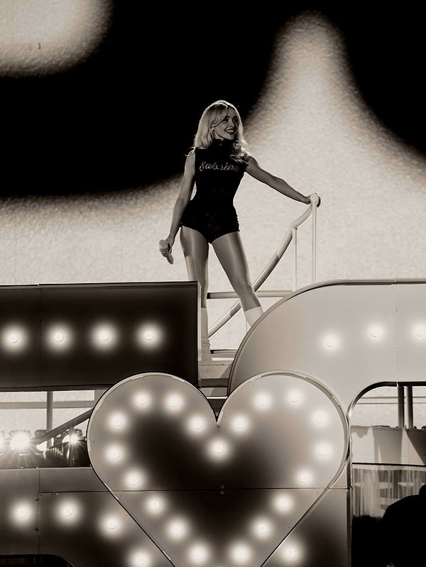 sabrinacarpenter instagram image archive image