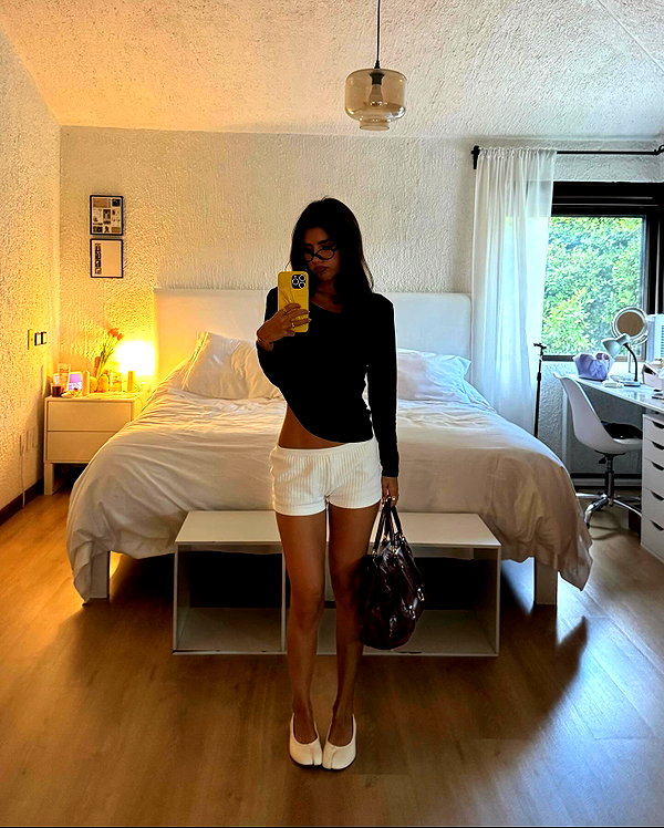 ainaratorneg instagram image archive image