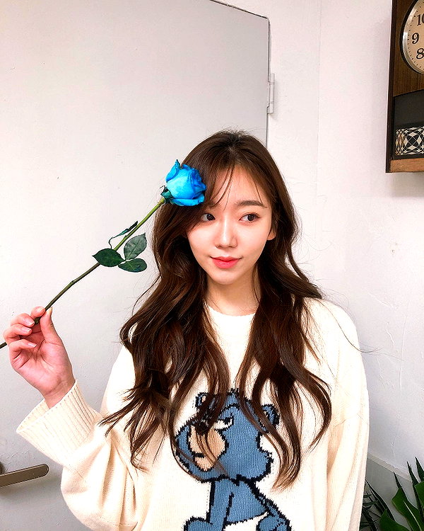 hyeweon__ instagram image archive image