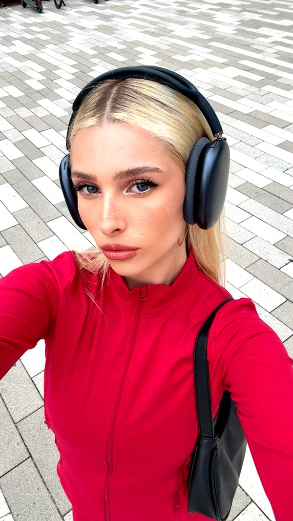 ella_netzer8 instagram image archive image