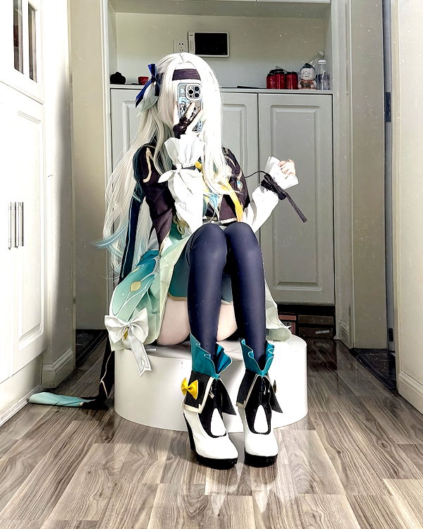 gallery_cosplayer instagram image archive image
