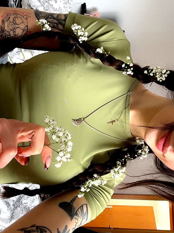 cata.leyah instagram image archive image
