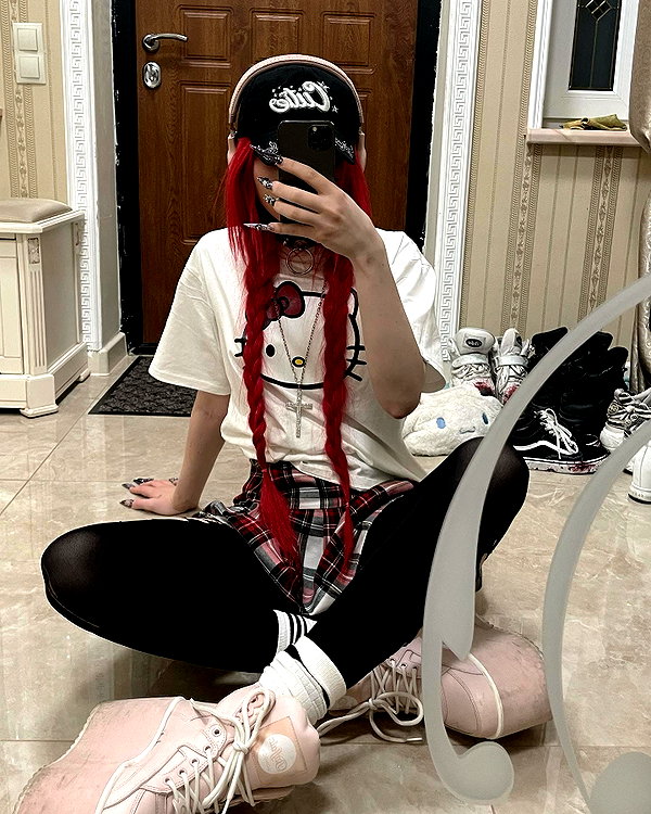 vik4au instagram image archive image
