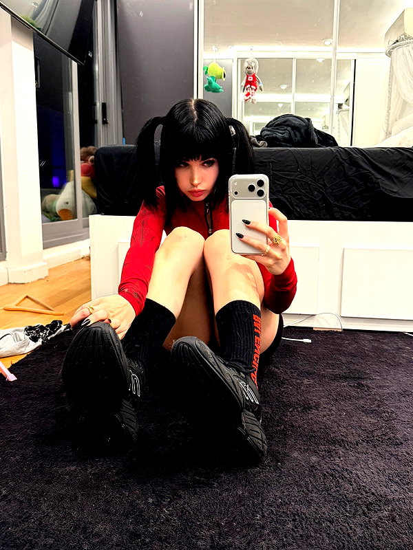 nicoleponyxo instagram image archive image
