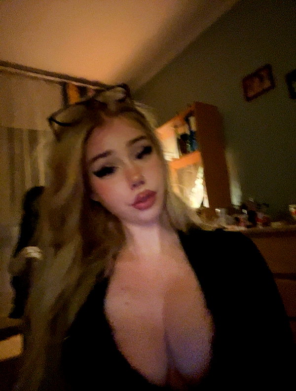 ellerumii instagram image archive image
