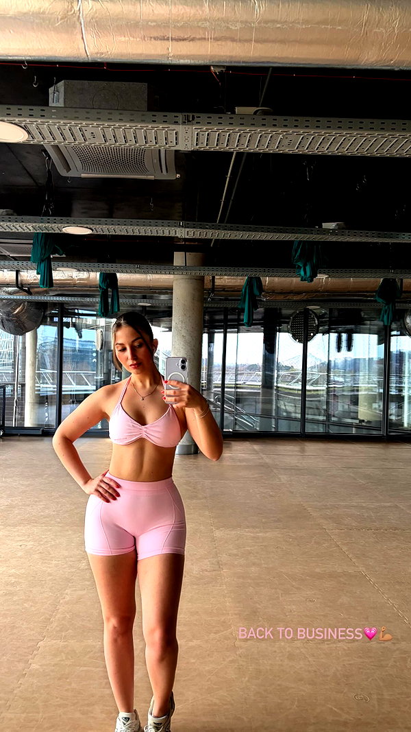 viki_dominev instagram image archive image