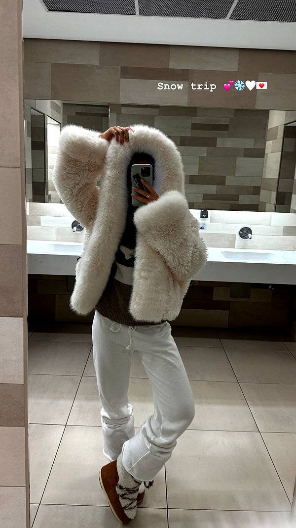 zoeliss instagram image archive image