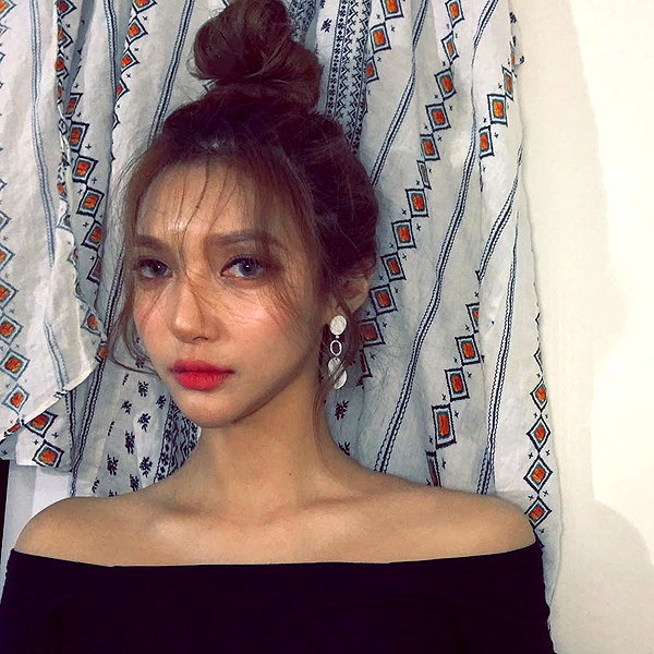 Archived image from @heroineseen on Instagram