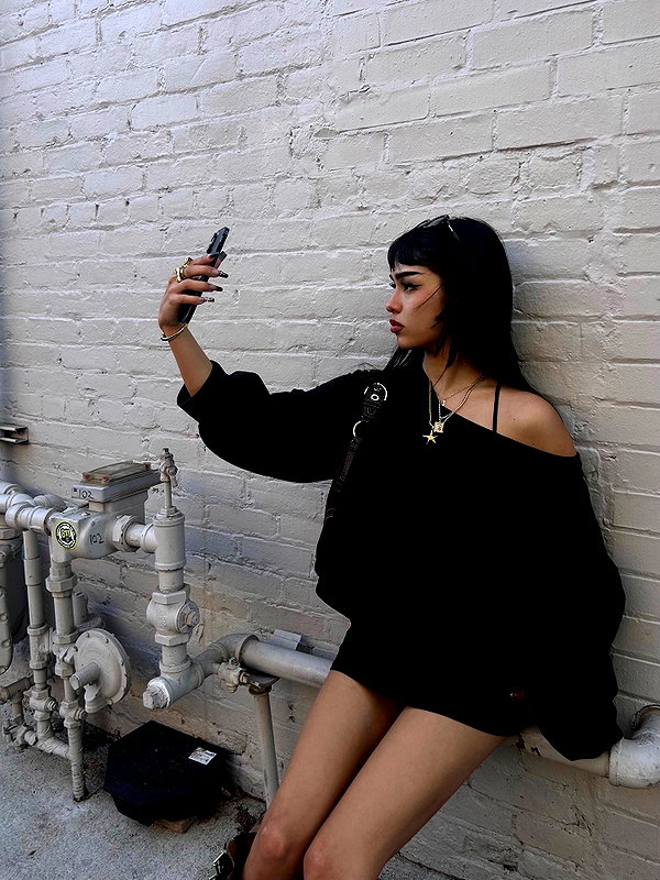 julia_ruelas instagram image archive image