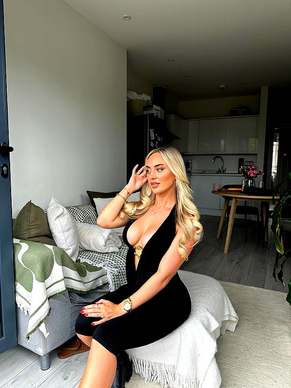 rhiannonbluee instagram image archive image