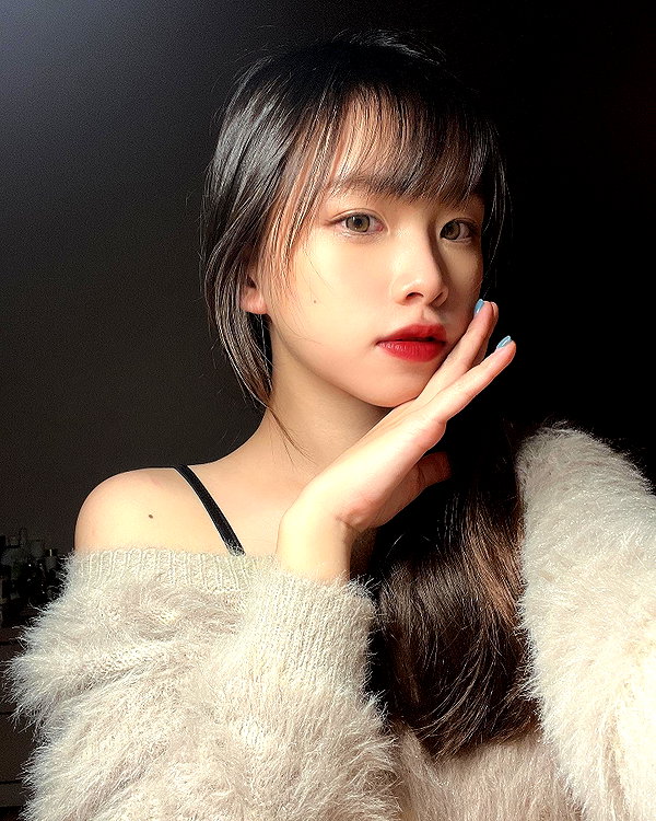 e.shao_417 instagram image archive image