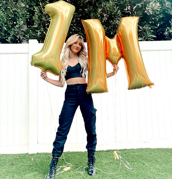 ellianawalmsley instagram image archive image