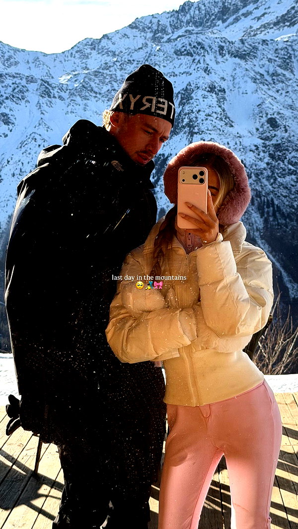 hollyjai archive image