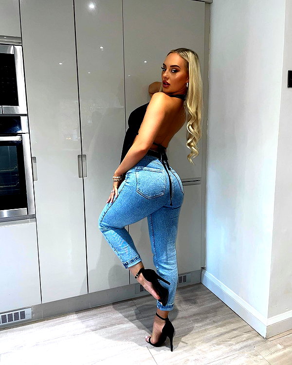 rhiannonbluee instagram image archive image