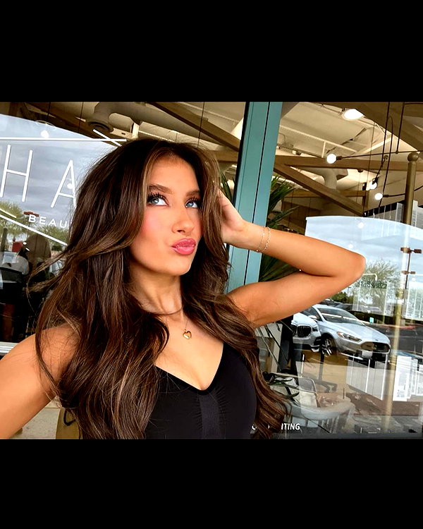 ellianawalmsley instagram image archive image