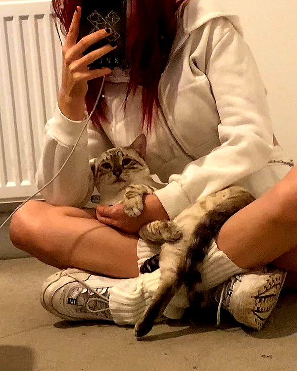 _roniira instagram image archive image