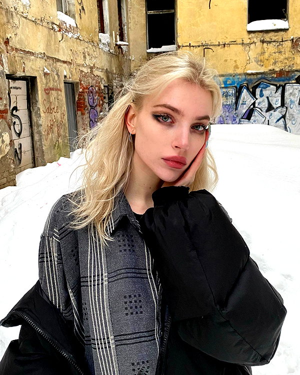 anya4everr instagram image archive image