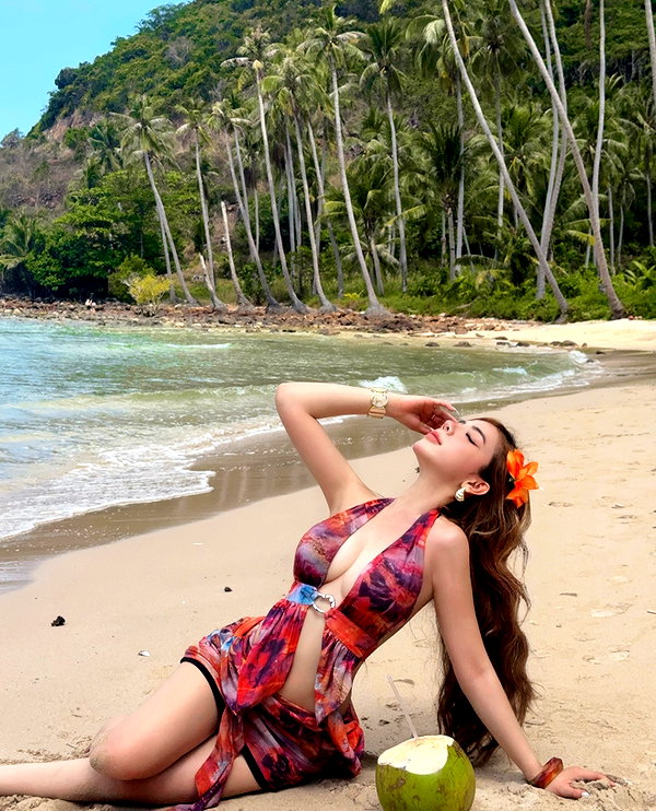 lyhythuedoxinh instagram image archive image