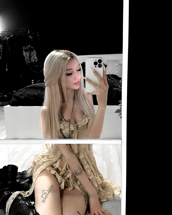 _lia.moon archive image
