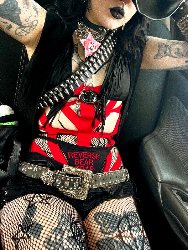 yeahimcaroline instagram image archive image
