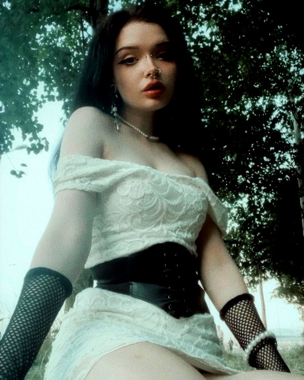 _dead__cherry_ instagram image archive image