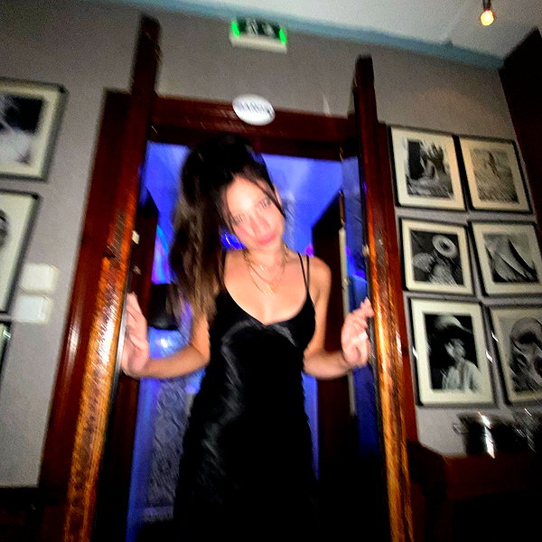 romi_henenson instagram image archive image