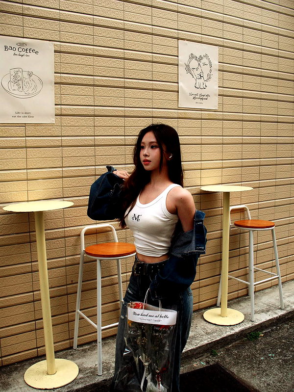 e.shao_417 instagram image archive image