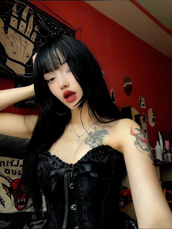 madamist_ instagram image archive image