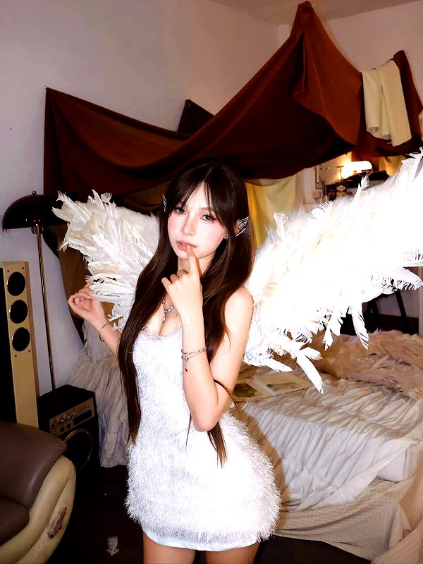 lyhythuedoxinh instagram image archive image