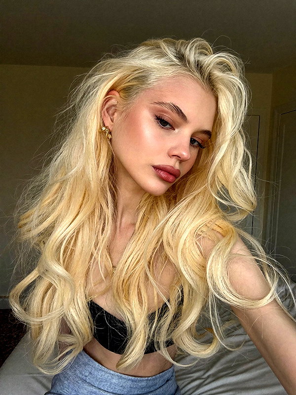 alisen.mari instagram image archive image