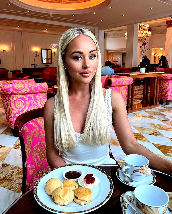 allieauton instagram image archive image