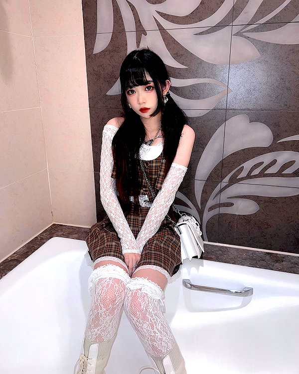 nixqq.425_ instagram image archive image