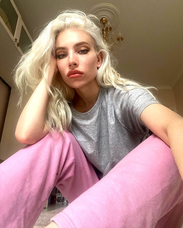 anya4everr instagram image archive image