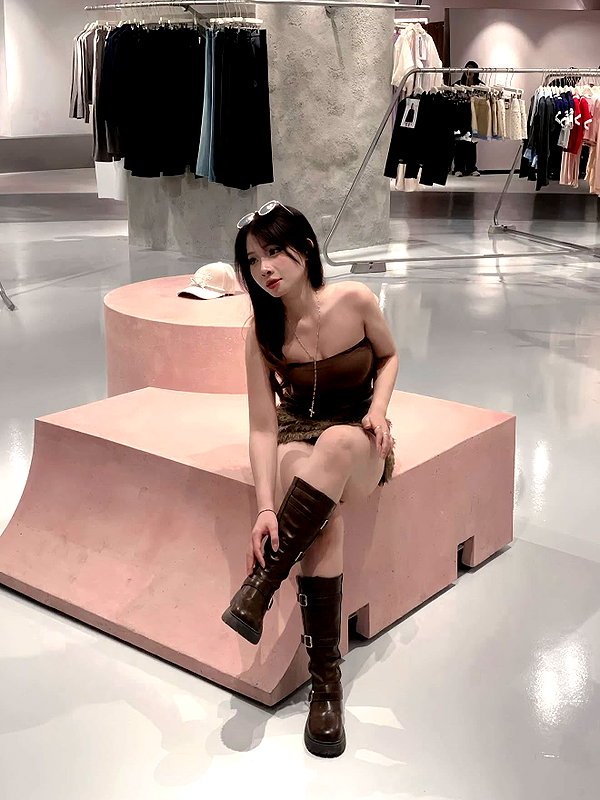 lyhythuedoxinh instagram image archive image