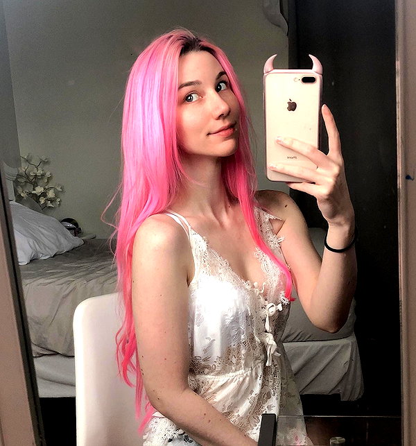 danielle.mercedie instagram image archive image