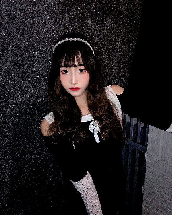 lai_931201 instagram image archive image
