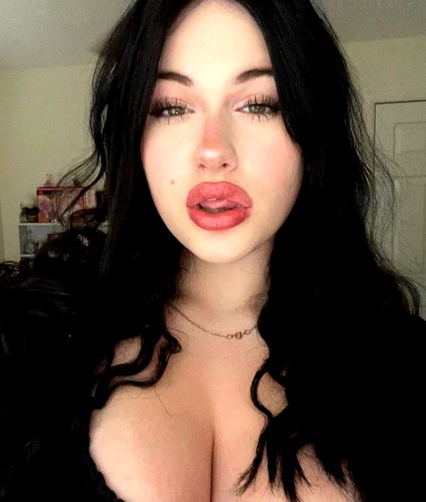 baddiesessence instagram image archive image