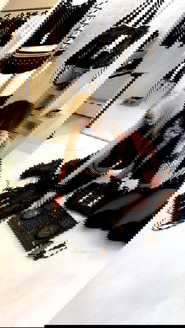 lovemeize lovemeize archive image