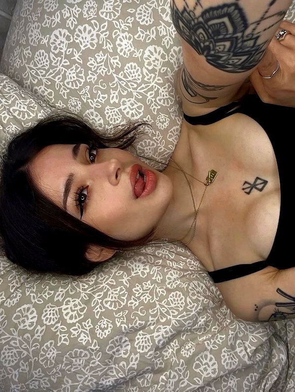 cata.leyah instagram image archive image