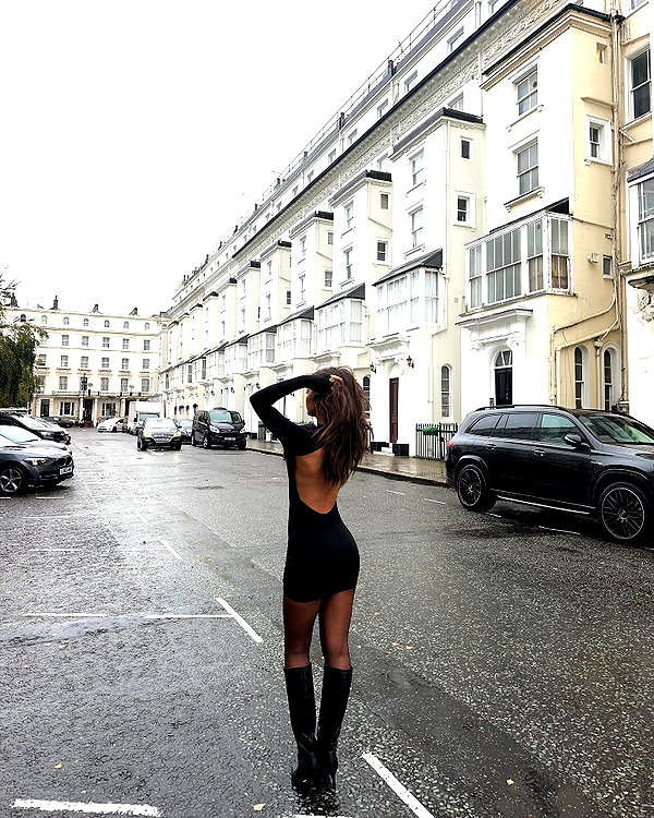 oliviaphillipps instagram image archive image