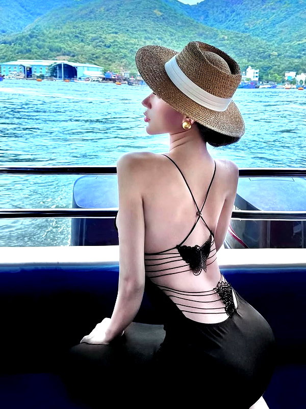 lyhythuedoxinh instagram image archive image
