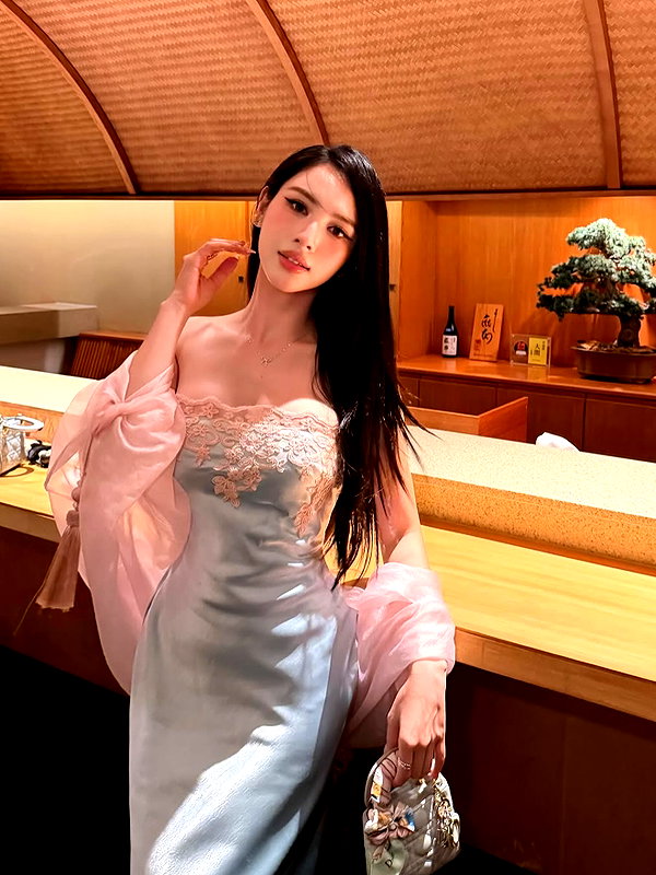 lyhythuedoxinh instagram image archive image