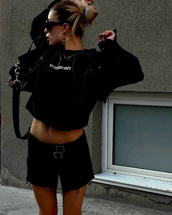 kkwwwv instagram image archive image
