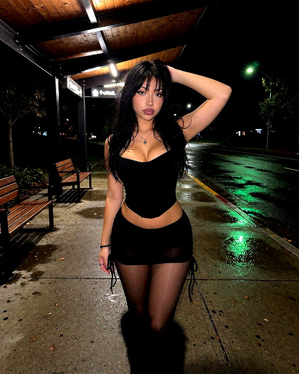 minavelez_ instagram image archive image