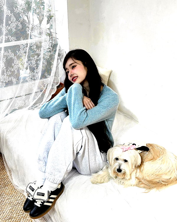 dear.zia instagram image archive image