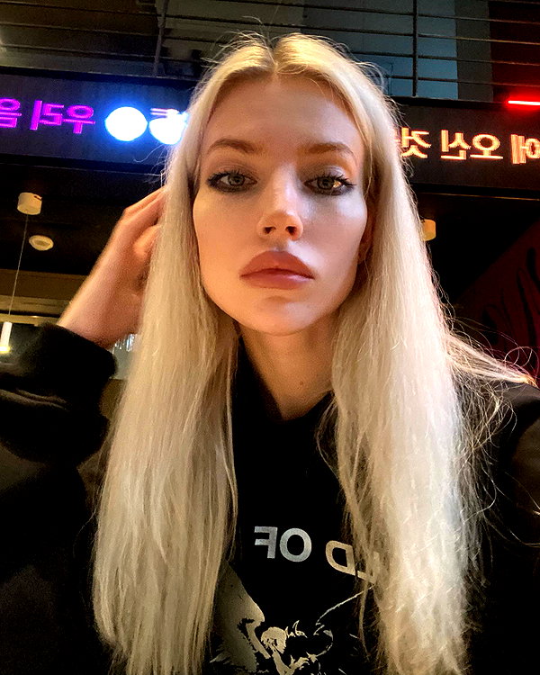 anya4everr instagram image archive image